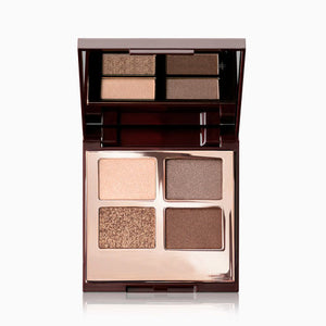 contains a four shades palette with brown and golden tones